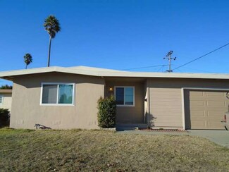 214 Navajo Dr, Salinas, CA 93906