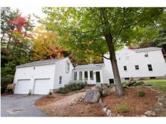 107 Old Coach Rd, New Boston, NH 03070