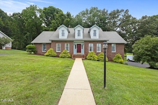 377 Overlook Dr, Blountville, TN 37617