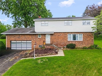 48 Green Crescent Dr, Washington, PA 15301