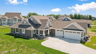 116 Spring Farm Rd, North Oaks, MN 55127