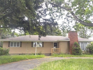 6 Newport Rd, Rochester, NY 14622