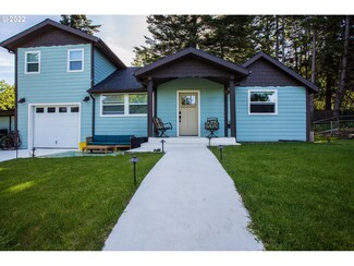 1932 Jefferson St, Port Orford, OR 97465