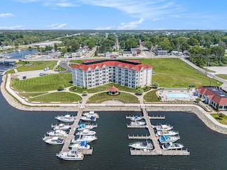 254 Lakeside Dr, Ludington, MI 49431
