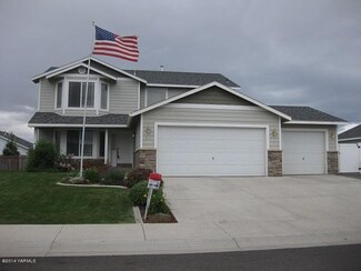 214 N Glacier St, Moxee, WA 98936