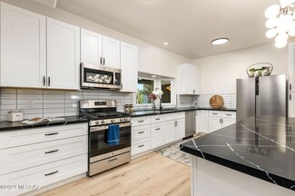 8071 N Modena Dr, Tucson, AZ 85741