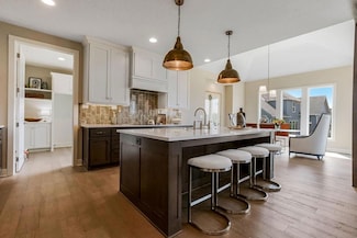 16754 S Hall St, Overland Park, KS 66062
