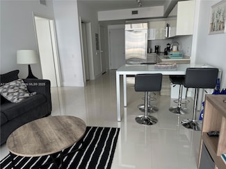 1300 Brickell Bay Dr Unit 910, Miami, FL 33131