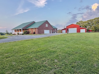 399 Edgar Meeks Rd, Burns, TN 37029