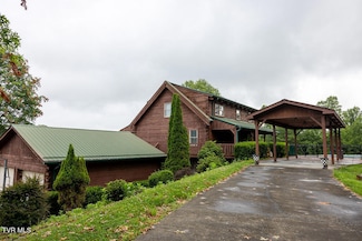 332 Undertaker Blvd, Clintwood, VA 24228