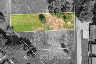 133 Douglass Rd, Beaver Falls, PA 15010