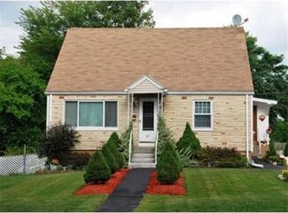 103 Vale St, Worcester, MA 01604