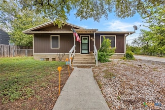 607 S Summer St, Lampasas, TX 76550