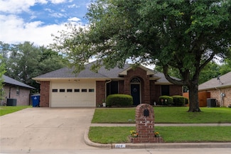 809 Oak Dr, Ennis, TX 75119
