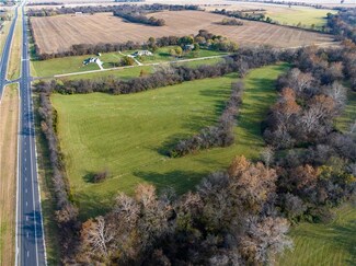 2100 N Lake City Valley Rd, Buckner, MO 64016