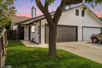 1406 Harris Ct, Fowler, CA 93625