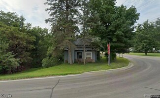 4932 N Milford Rd, Highland, MI 48357