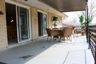 208 Vine St, Ridgedale, MO 65739