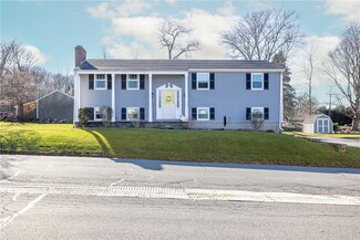 9 Richard Dr, Portsmouth, RI 02871