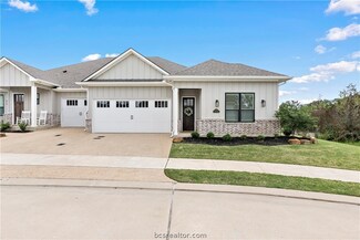 2800 Maroon Ct, Bryan, TX 77807