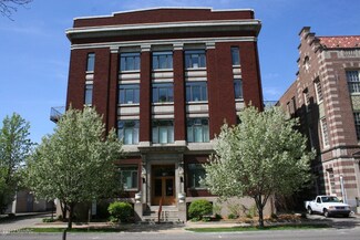 17 W 10th St Unit 460, Holland, MI 49423