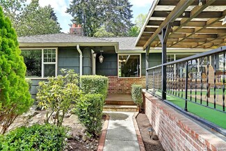 14825 Corliss Ave N, Shoreline, WA 98133