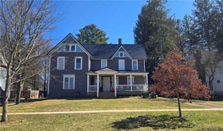 27 Pine St, Franklinville, NY 14737