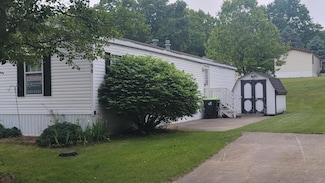 1133 Yeomans St Unit 98, Ionia, MI 48846