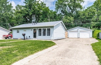 521 Thornberry Dr, Evansville, IN 47710