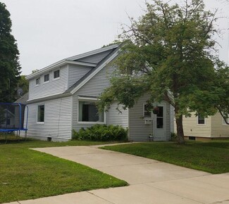 208 E Mcmillan Ave, Newberry, MI 49868