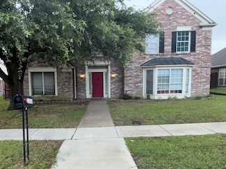 1322 Old Barn Ln, Lewisville, TX 75067