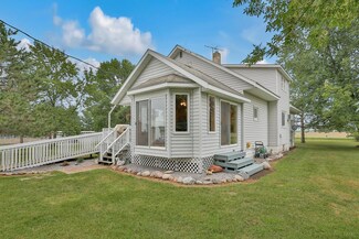 38548 Oasis Rd, Lindstrom, MN 55045