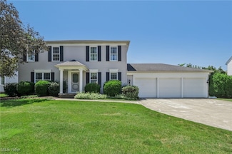 3552 Middle Post Ln, Rocky River, OH 44116