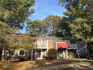 32 Silver Hill Ln Unit 1, Natick, MA 01760