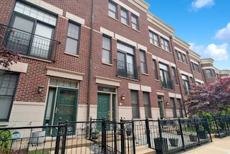 1827 S Prairie Pkwy, Chicago, IL 60616
