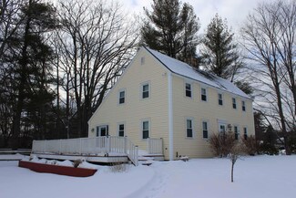 10 Old Mountain Rd, Cape Neddick, ME 03902