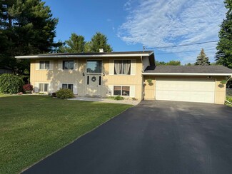 4 Evergreen Ave, Raymondville, NY 13678