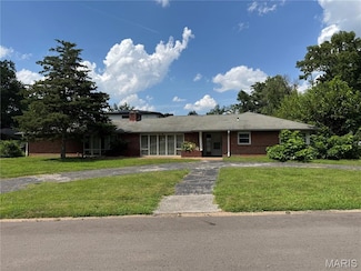 101 Stoneyside Ln, Saint Louis, MO 63132