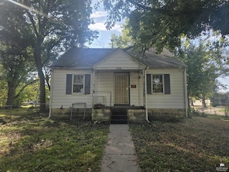 339 W 12th St, Junction City, KS 66441