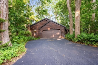 1132 Woodbridge Ln, Webster, NY 14580