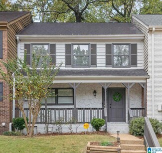 3223 Overton Manor Dr, Vestavia, AL 35243