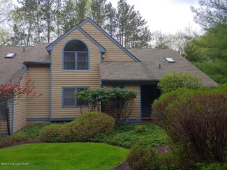 2157 Oak Hill Dr, Buck Hill Falls, PA 18323