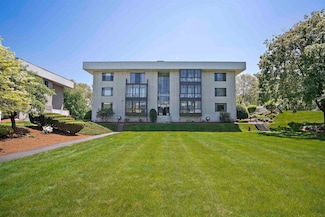 39 Spit Brook Rd Unit UD51, Nashua, NH 03060