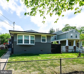 4827 Meade St NE, Washington, DC 20019