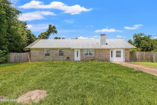 2915 E 17th St, Panama City, FL 32405