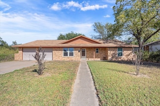 525 San Antonio St, Marlin, TX 76661