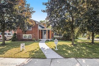 1981 Westfield Rd, Trenton, MI 48183