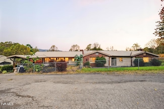 490 Delaney Ln, Clintwood, VA 24228