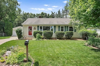 5325 Oak Crest Place, Madison, WI 53705