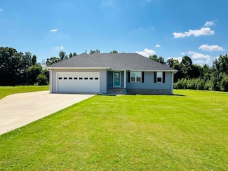 138 Daytona Dr, Adamsville, TN 38310